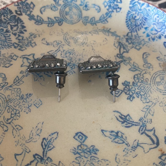 Graphite studs - Picture 2 of 3